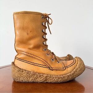 Vintage Maple Leaf Shoe Tan Leather Fur lined Winter Boot | US 7